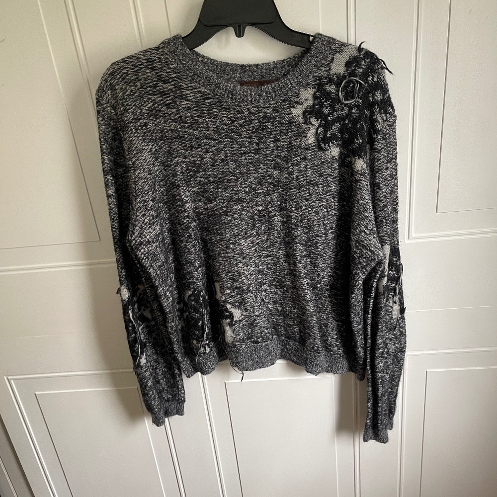 Kerisma Distressed Style Sweater Size M/L